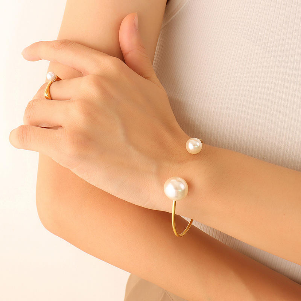 Pearl Embrace Cuff