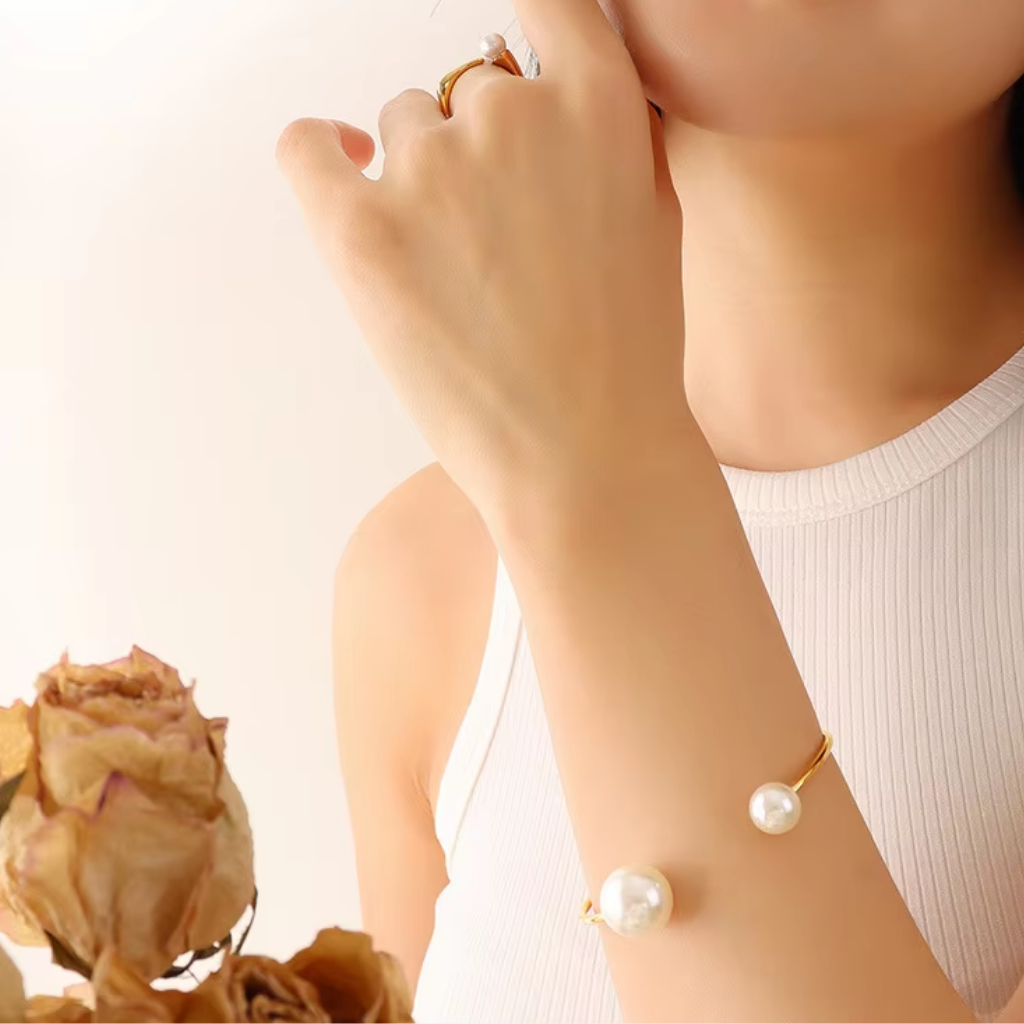 Pearl Embrace Cuff