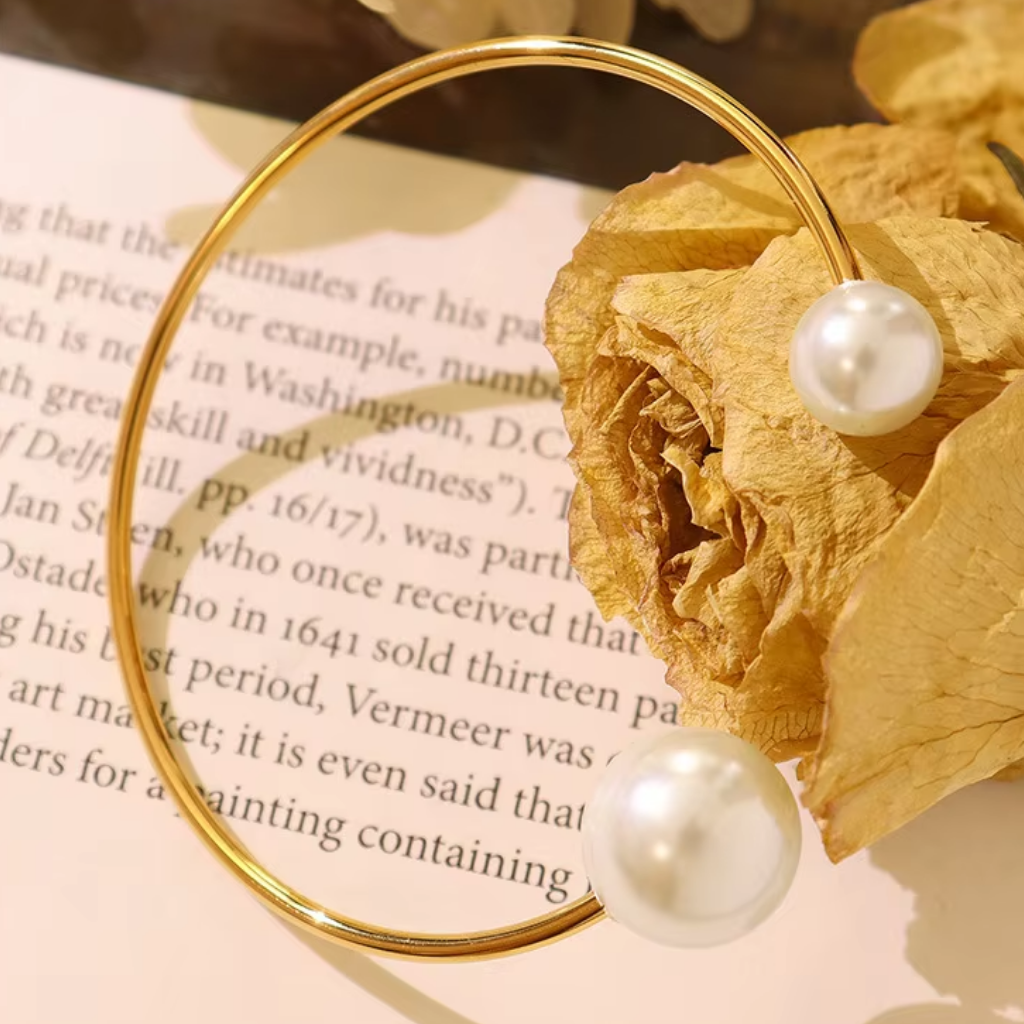 Pearl Embrace Cuff